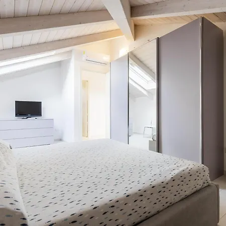 La Mia Mansarda Sul Mare, Apartamento