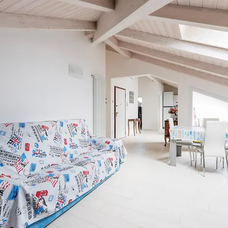 La Mia Mansarda Sul Mare, Apartment *