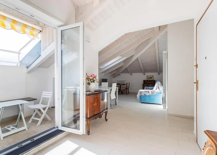 La Mia Mansarda Sul Mare, * 레반토