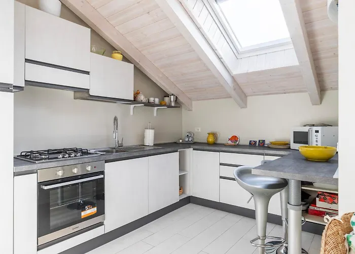 La Mia Mansarda Sul Mare, شقة