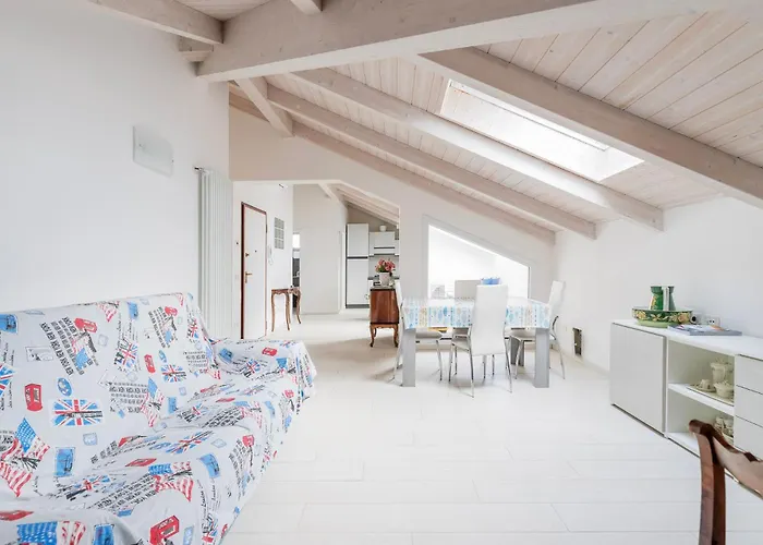 아파트 La Mia Mansarda Sul Mare, *