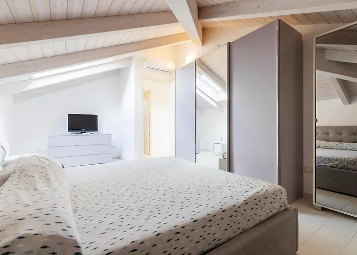 La Mia Mansarda Sul Mare, شقة