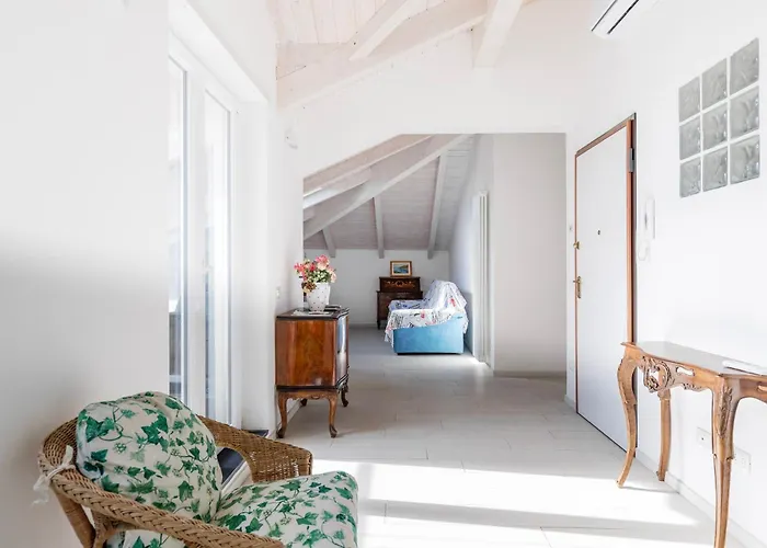 아파트 La Mia Mansarda Sul Mare,