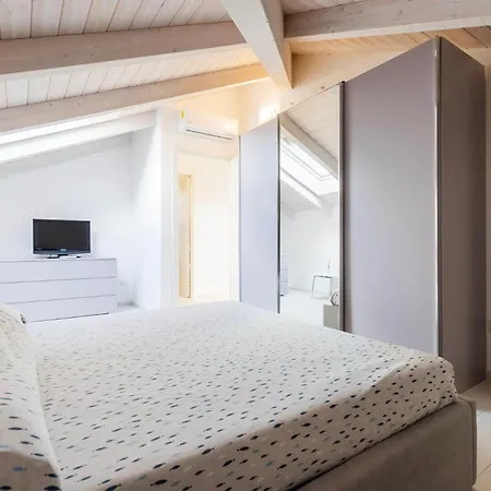 La Mia Mansarda Sul Mare, Apartment